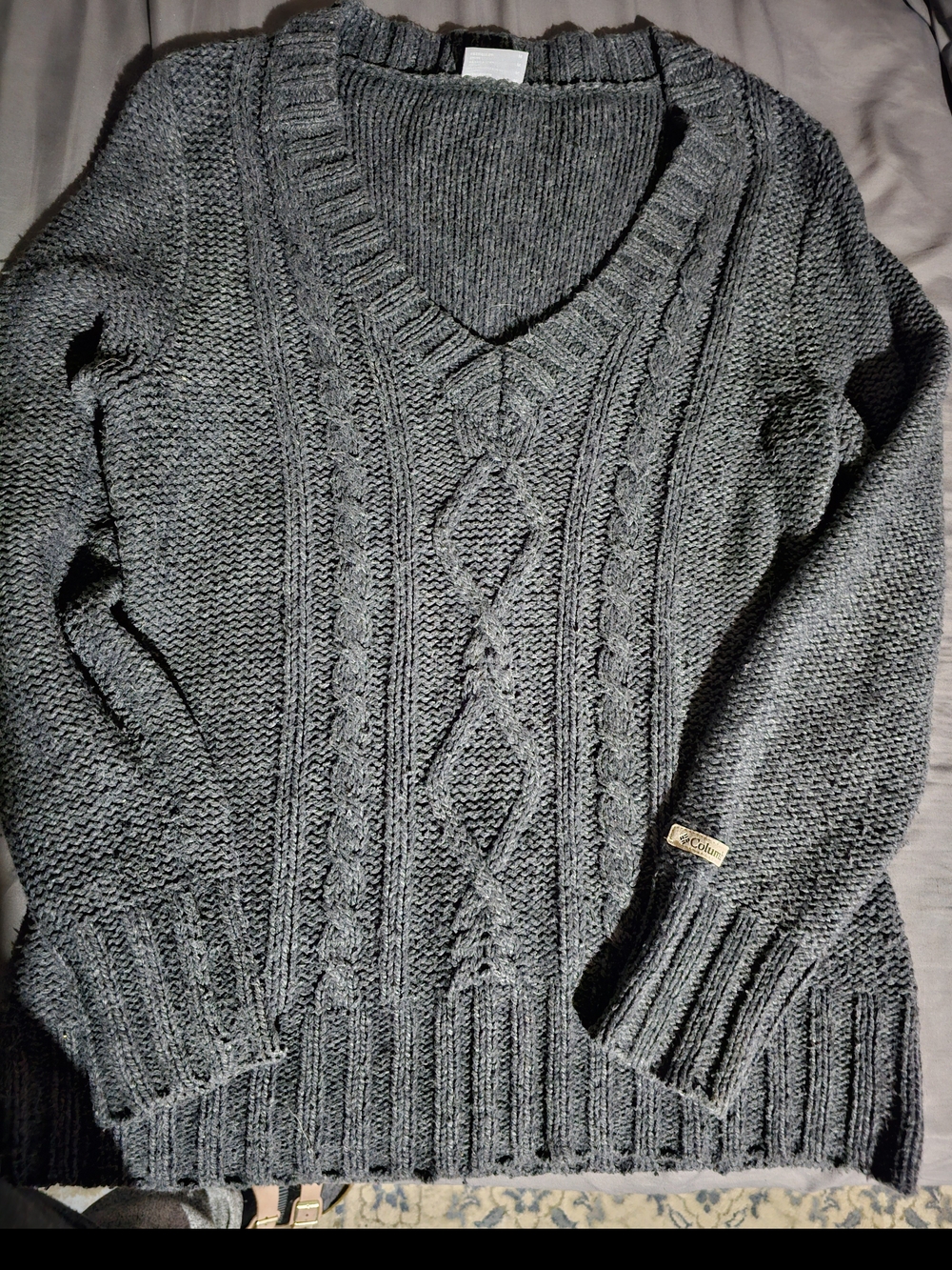 Columbia V-Neck Sweater – Gray